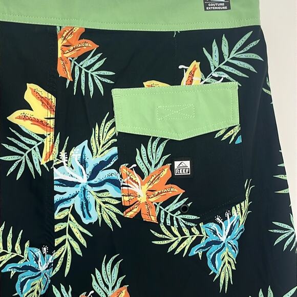 Mens Reef Board Shorts Size 34 - Picture 8 of 9